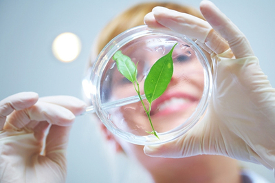 美膚寶 攜手科技，共創美容研發新篇章